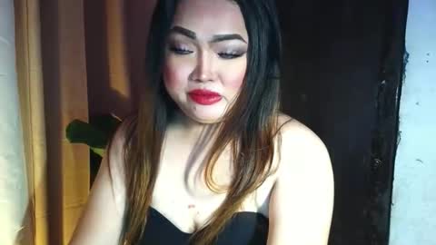 _airakim_ online show from November 18, 4:51 pm