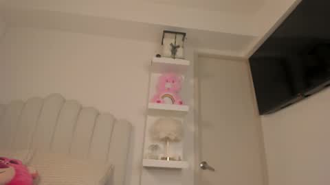 Eva online show from December 2, 11:42 pm