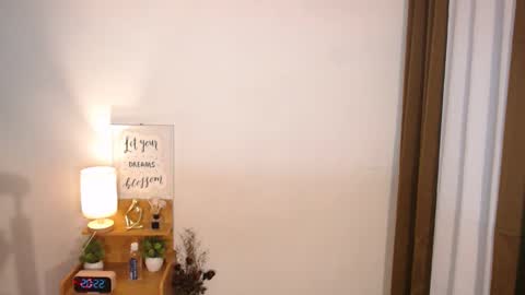 Kylie online show from March 1, 12:22 pm