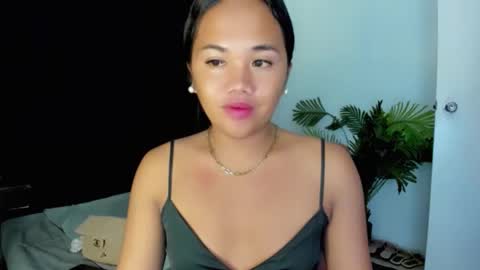 _lovelyyan69_ online show from December 20, 9:48 am