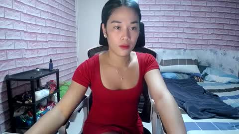 julia online show from December 31, 7:20 am