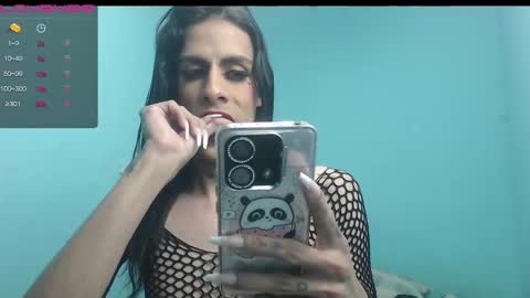 Snapshot of aleja_hornet chatting on March 9, 2:50 am aleja online show from March 9, 2:50 am