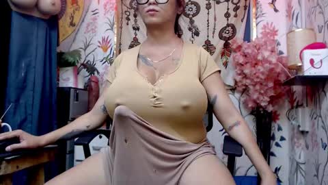 SARAHEYHEYHUGECOCK online show from November 29, 3:41 am