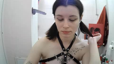 Sarah online show from September 20, 7:19 pm