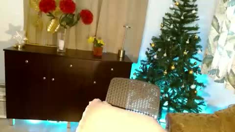 Thena online show from October 27, 2:19 am