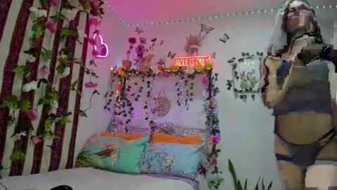 Independent online show from October 24, 8:41 am