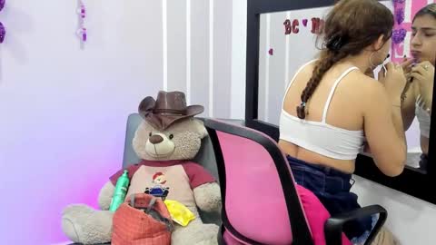 Andrea online show from February 8, 11:33 am