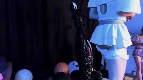 Angel online show from October 28, 7:45 pm