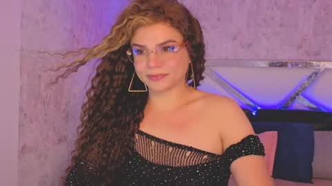 Isabella online show from June 2, 9:27 pm