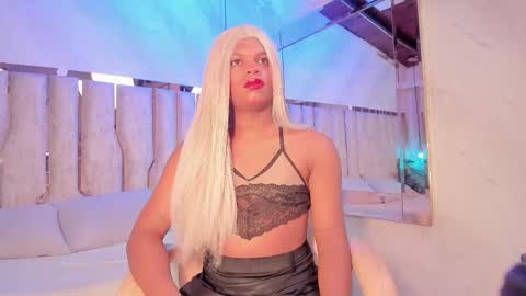 ariana_grande233 online show from February 28, 11:50 am