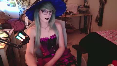 Snapshot of ashethegengar chatting on October 21, 7:26 pm Ashley Scarlett online show from October 21, 7:26 pm