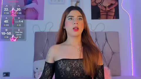 Ashley online show from November 15, 9:35 pm