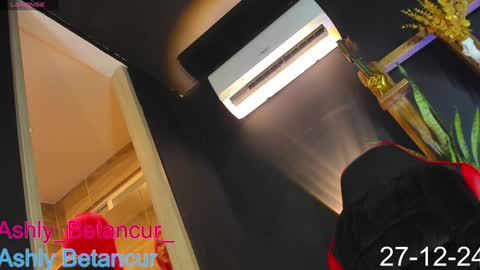 Snapshot of ashlybetancurxxx chatting on December 27, 11:53 pm Ashly Betancur  online show from December 27, 11:53 pm
