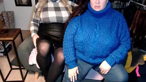 Aspen Vale online show from November 16, 3:49 am