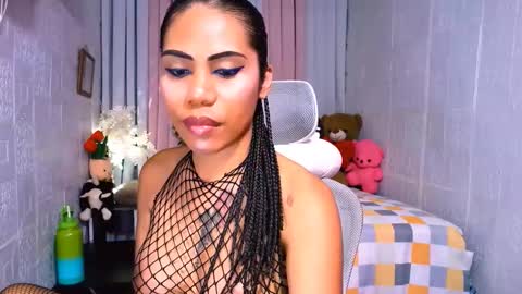 Ava online show from September 18, 7:30 pm