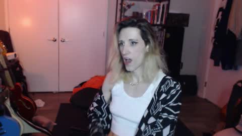 Ava online show from February 18, 10:50 pm