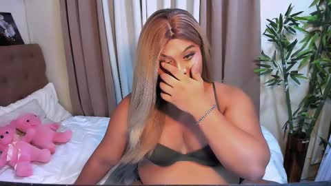 AYESHA online show from February 18, 4:37 pm