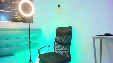     online show from December 13, 8:26 pm