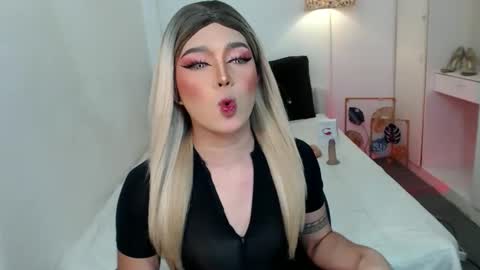 bestgirljulia online show from November 26, 4:37 am