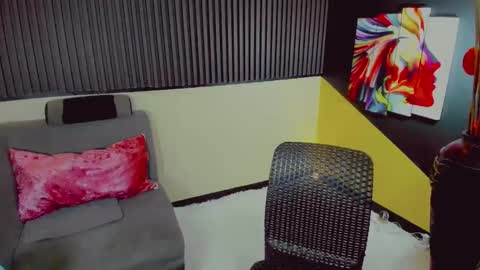 kiaaannaaaa online show from December 13, 6:42 am