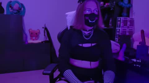 Blue online show from February 15, 6:39 pm