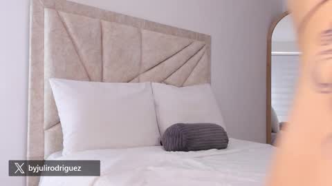    online show from February 8, 9:32 pm