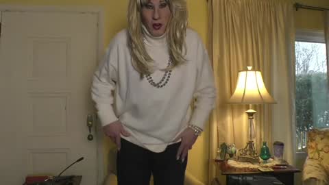 Candi Saint online show from January 30, 9:25 pm