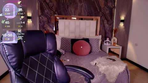 caroline_foster1 online show from January 14, 12:14 pm