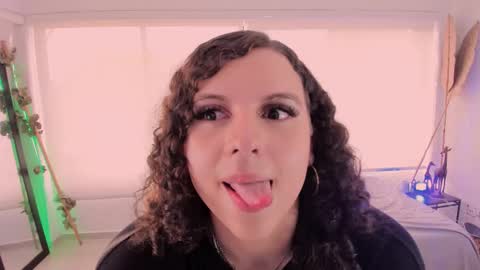 Catleya  online show from November 22, 9:39 pm