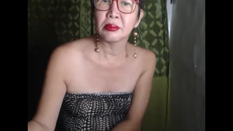 Snapshot of champaka123 chatting on December 11, 7:14 am champaka online show from December 11, 7:14 am