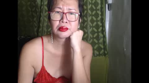 Snapshot of champaka123 chatting on December 18, 5:26 am champaka online show from December 18, 5:26 am