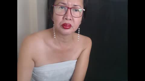 Snapshot of champaka123 chatting on February 25, 3:20 am champaka online show from February 25, 3:20 am