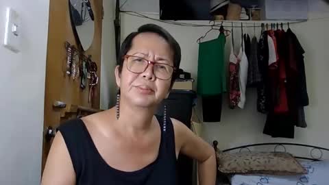 Snapshot of champaka123 chatting on October 3, 8:25 am champaka online show from October 3, 8:25 am