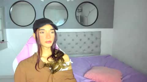 charlotte skiinny online show from November 27, 3:31 am