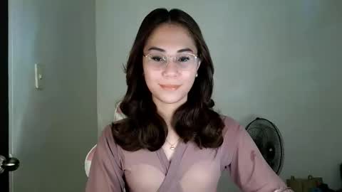 chelly4u69 online show from June 5, 11:05 am