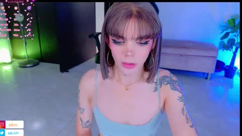 juli   Instagram july rv17 - Twitter juli rv17     online show from March 11, 12:28 pm