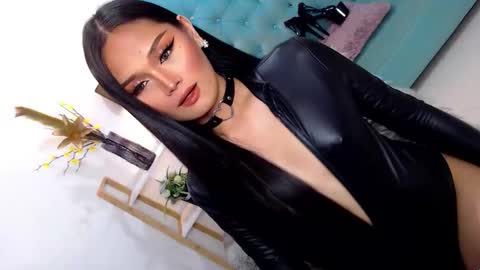 Cleo online show from November 7, 12:55 am