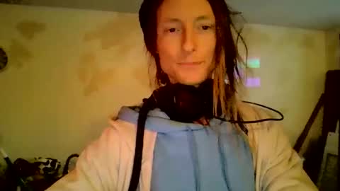 couchfireplace online show from December 1, 5:26 pm