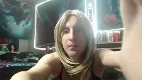 Snapshot of creamy_lust chatting on January 31, 2:37 am Sylvia online show from January 31, 2:37 am