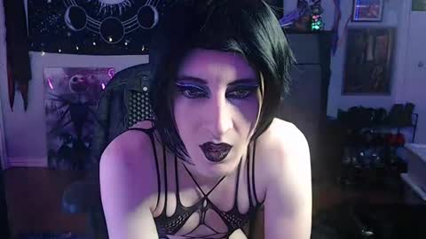 Snapshot of creamy_lust chatting on February 23, 1:13 am Sylvia online show from February 23, 1:13 am