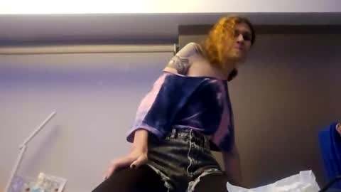 cuddleavenue online show from October 1, 2:12 am