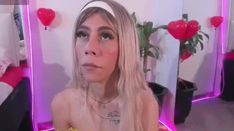 darlyn_tenderhot__ online show from February 8, 7:20 pm