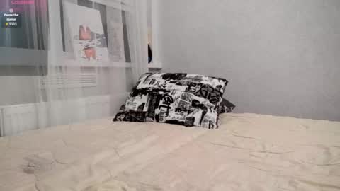 Lia  Please thumbs up  online show from December 1, 7:27 pm