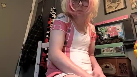 deedeequeen420 online show from March 3, 9:29 am