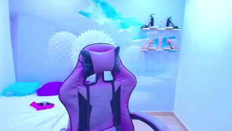 DEMI online show from January 9, 1:49 pm