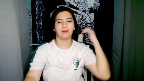 Snapshot of dreamycreamyst chatting on December 8, 2:35 am dreamycreamyst online show from December 8, 2:35 am