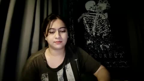 Snapshot of dreamycreamyst chatting on January 17, 1:35 pm dreamycreamyst online show from January 17, 1:35 pm