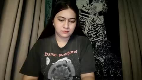 Snapshot of dreamycreamyst chatting on February 26, 9:48 pm dreamycreamyst online show from February 26, 9:48 pm