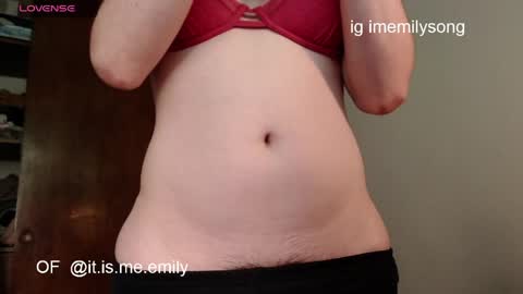 emily_pearl_ online show from June 9, 7:46 pm