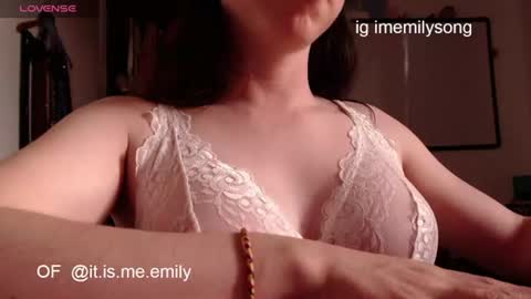 emily_pearl_ online show from July 8, 10:46 pm